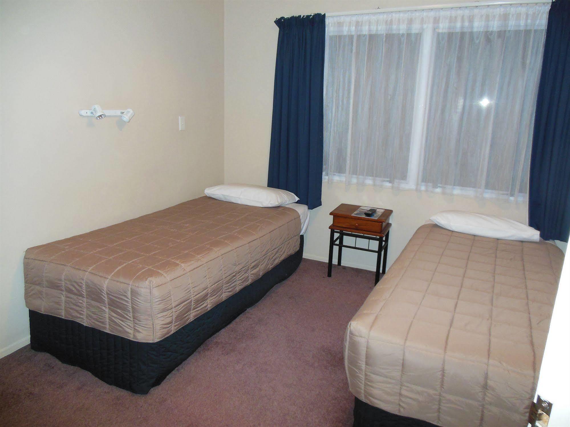 Asure Camelot Arms Motor Lodge Auckland Exterior photo