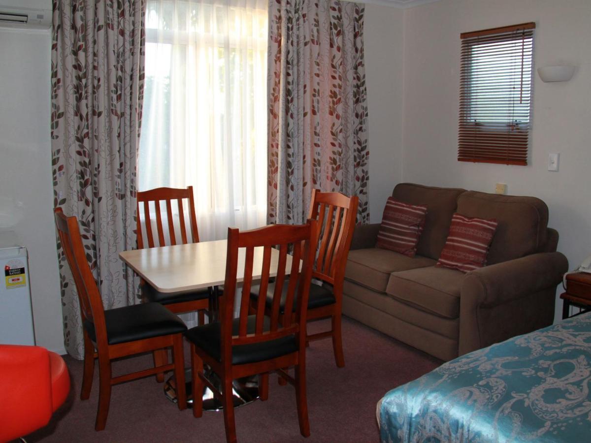 Asure Camelot Arms Motor Lodge Auckland Room photo